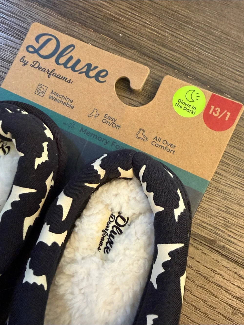 Dluxe by Dearfoams Kids Halloween Glow In the dark bat Slippers